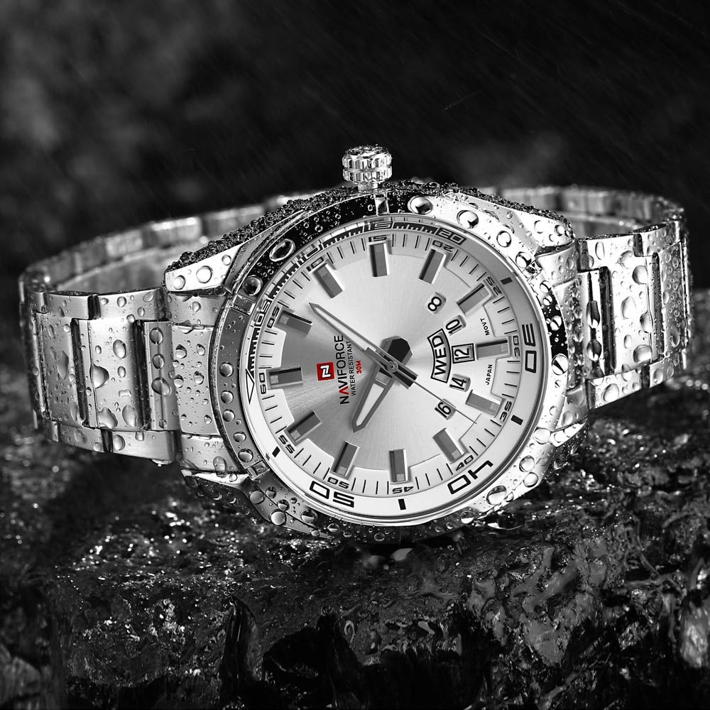 NaviForce-9038 men's analog wrist watch in silver chain & round dial