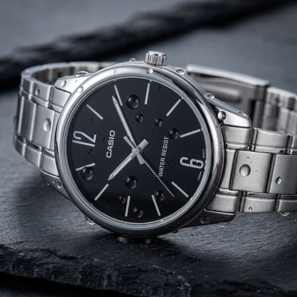 MTP-V005D-1BU Men's Analog Stainless Steel Black Dial Watch - Image 5